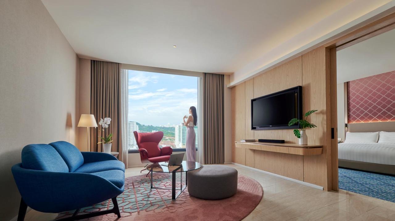 Amari Spice Penang Hotel Bayan Lepas Kültér fotó A suite at the hotel