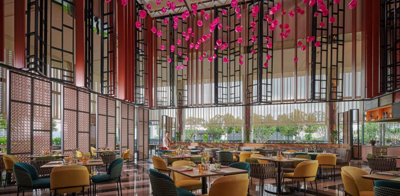 Amari Spice Penang Hotel Bayan Lepas Kültér fotó The restaurant