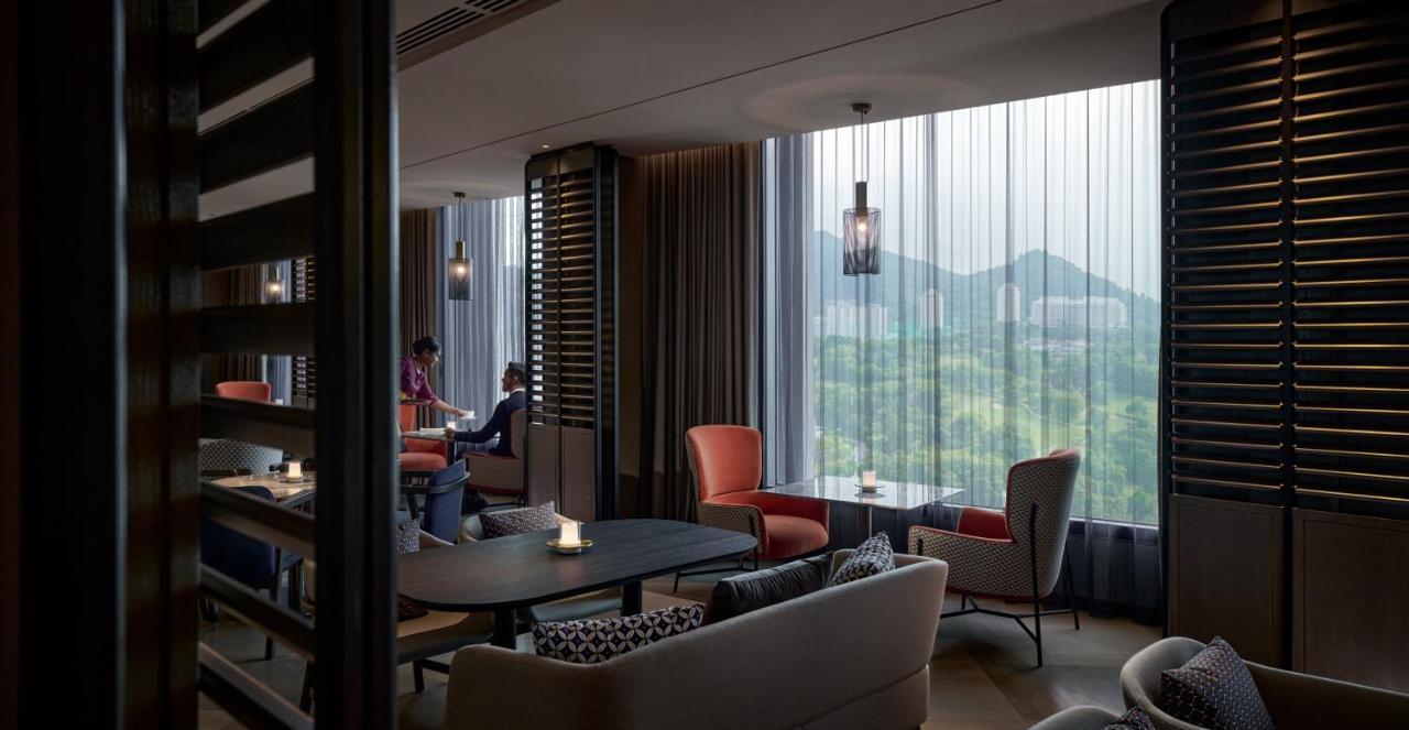 Amari Spice Penang Hotel Bayan Lepas Kültér fotó The Lounge at the airport